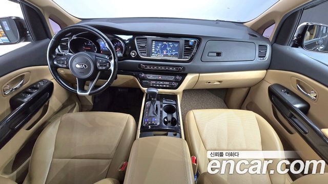 Kia Canival 2017 — photo 7