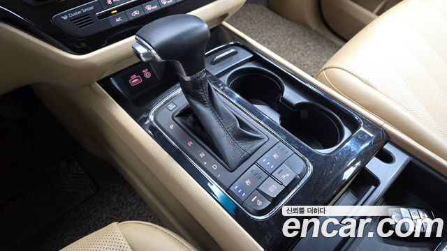 Kia Canival 2017 — photo 9