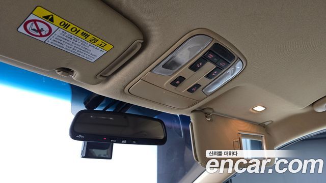Kia Canival 2017 — photo 19