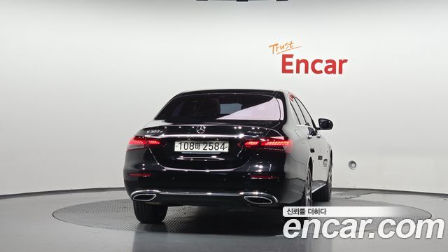 Mercedes-Benz E-Class 2021 — photo 4