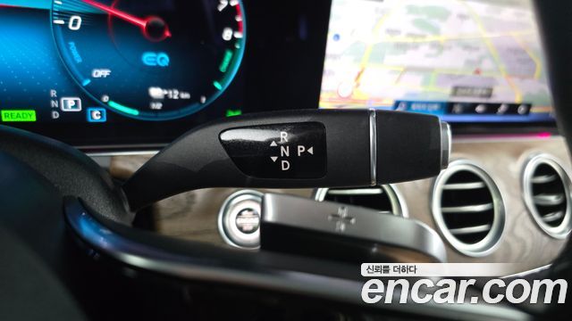 Mercedes-Benz E-Class 2021 — photo 12