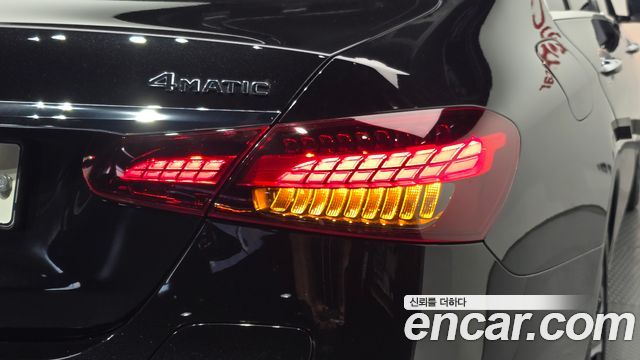 Mercedes-Benz E-Class 2021 — photo 9