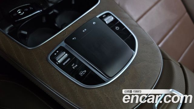 Mercedes-Benz E-Class 2021 — photo 33