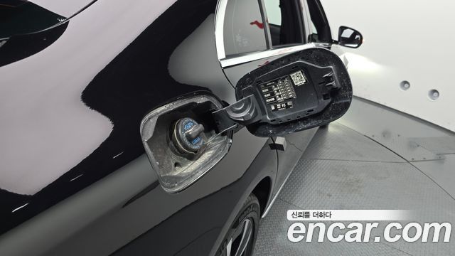 Mercedes-Benz E-Class 2021 — photo 35