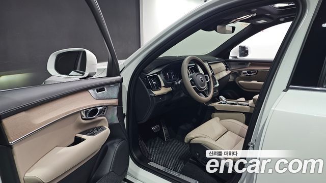 Volvo XC90 2026 — photo 13