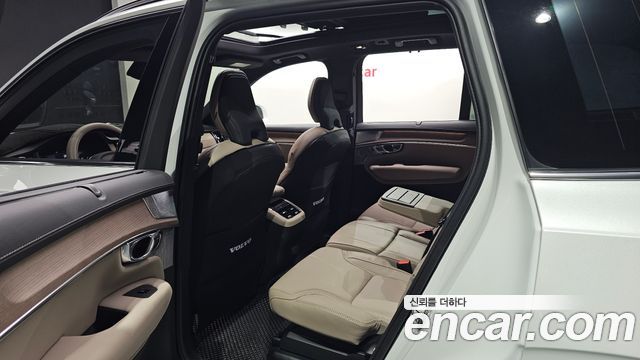 Volvo XC90 2026 — photo 17