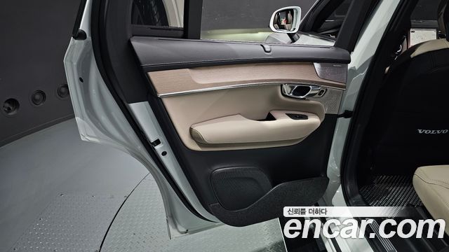 Volvo XC90 2026 — photo 15