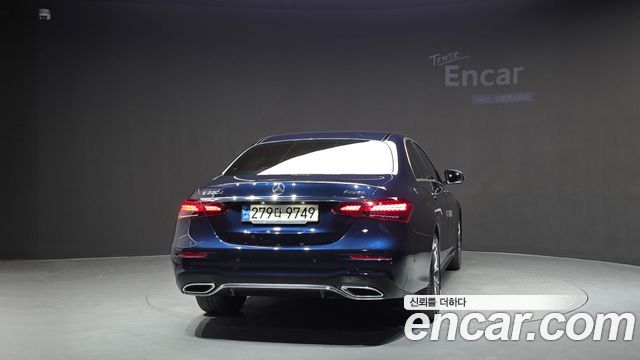Mercedes-Benz E-Class 2021 — photo 4