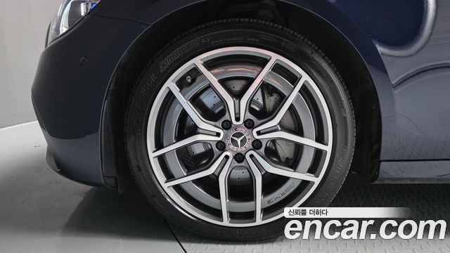 Mercedes-Benz E-Class 2021 — photo 5