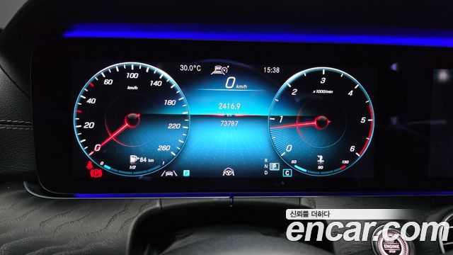 Mercedes-Benz E-Class 2021 — photo 11
