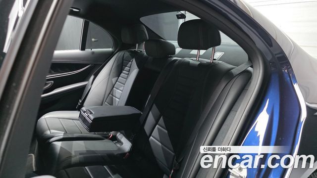 Mercedes-Benz E-Class 2021 — photo 18