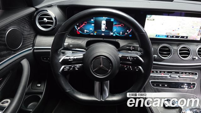 Mercedes-Benz E-Class 2021 — photo 20