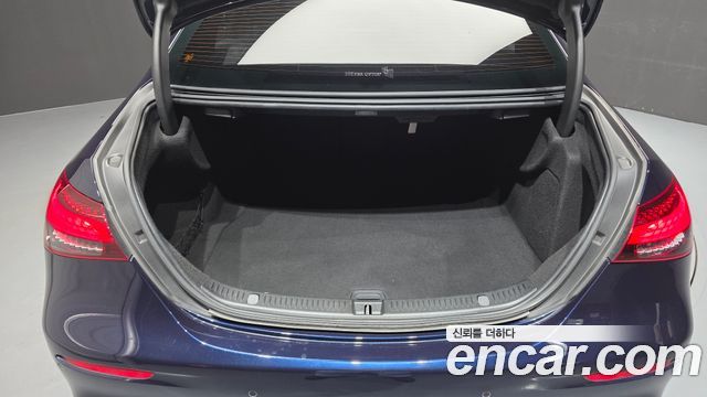 Mercedes-Benz E-Class 2021 — photo 24