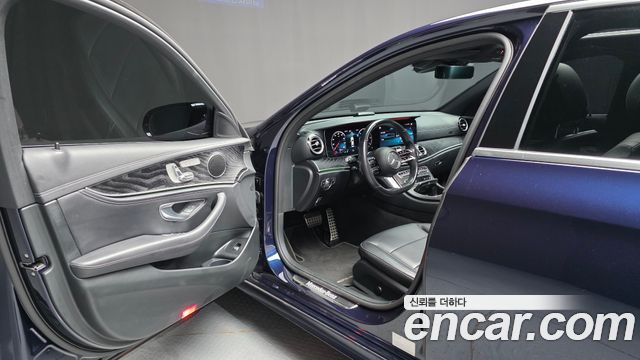 Mercedes-Benz E-Class 2021 — photo 26