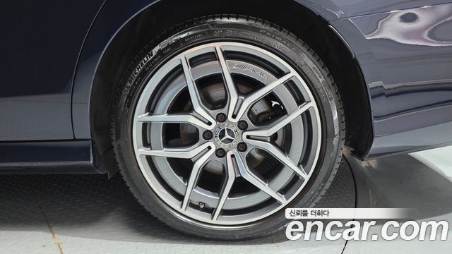 Mercedes-Benz E-Class 2021 — photo 7