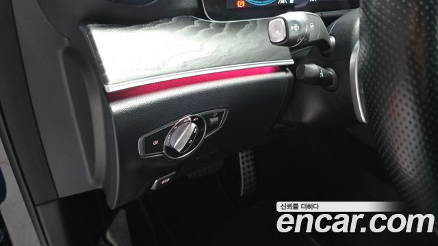 Mercedes-Benz E-Class 2021 — photo 29