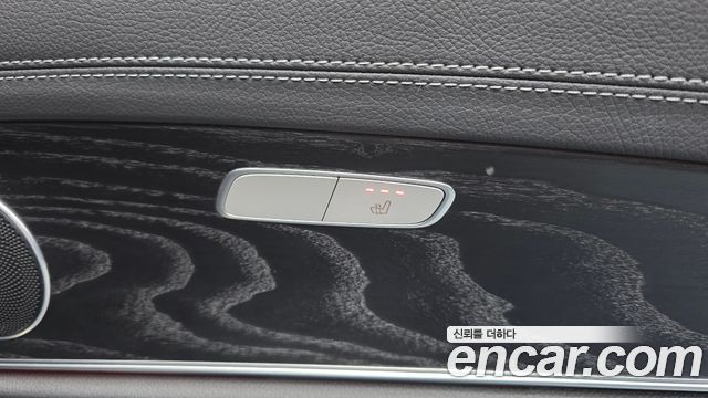 Mercedes-Benz E-Class 2021 — photo 34