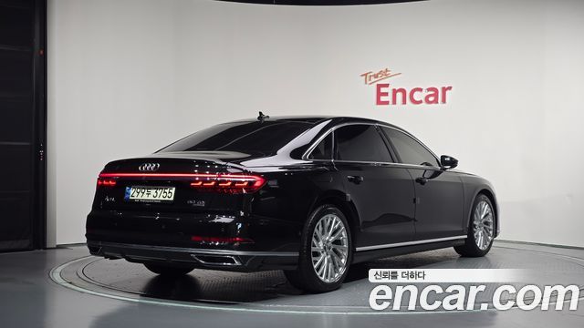 Audi A8 2021 — photo 2