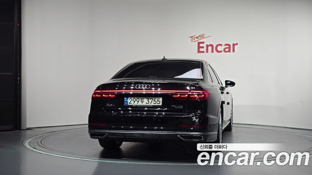 Audi A8 2021 — photo 4