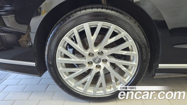 Audi A8 2021 — photo 5