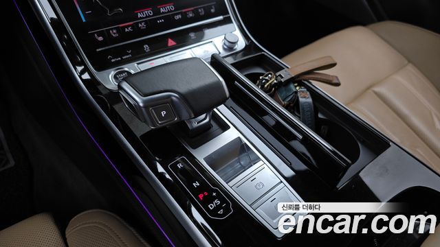 Audi A8 2021 — photo 12