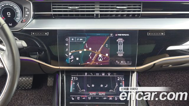 Audi A8 2021 — photo 18