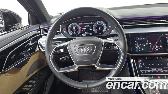 Audi A8 2021 — photo 19
