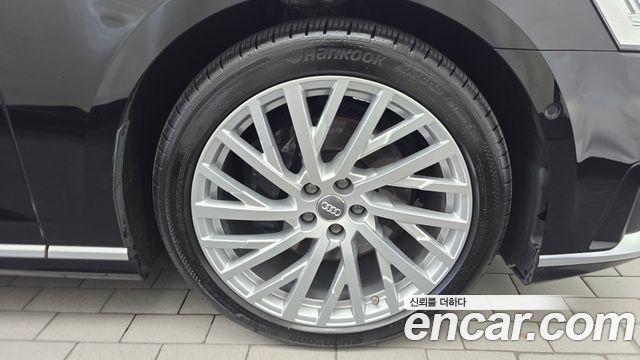 Audi A8 2021 — photo 7