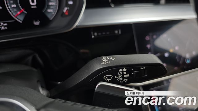 Audi A8 2021 — photo 29
