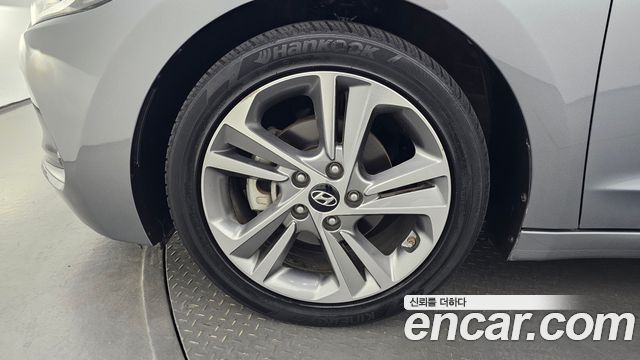 Hyundai AVANTE 2016 — photo 5