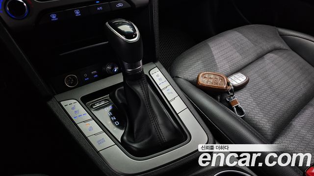 Hyundai AVANTE 2016 — photo 9