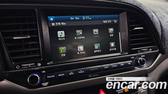 Hyundai AVANTE 2016 — photo 16