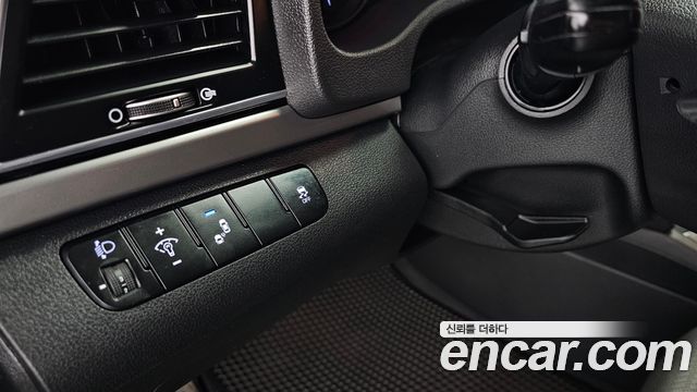 Hyundai AVANTE 2016 — photo 20