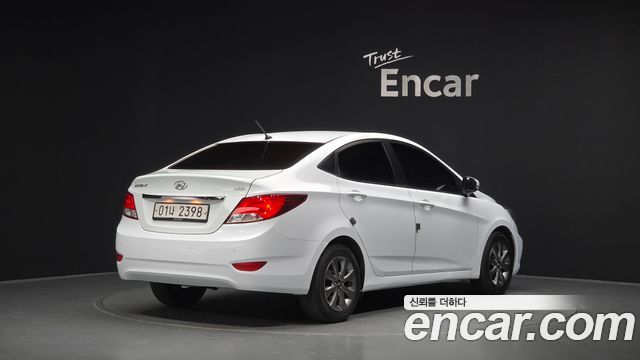 Hyundai Accent 2018 — photo 2