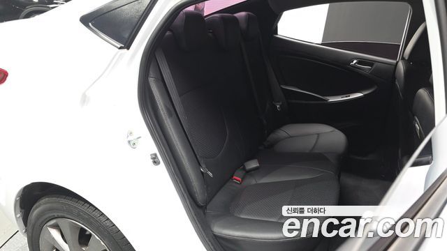 Hyundai Accent 2018 — photo 12