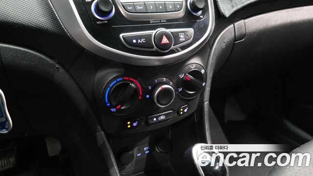 Hyundai Accent 2018 — photo 16