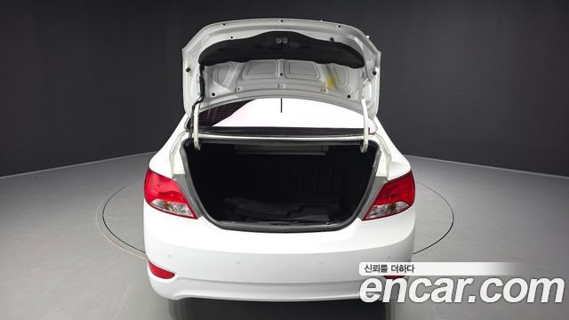Hyundai Accent 2018 — photo 20