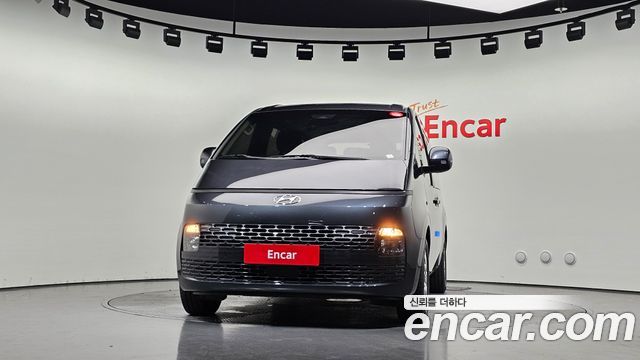 Hyundai Staria 2022 — photo 3