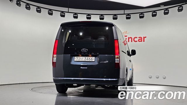 Hyundai Staria 2022 — photo 4