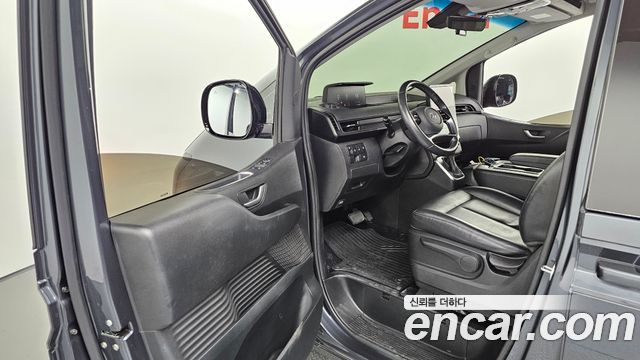 Hyundai Staria 2022 — photo 10