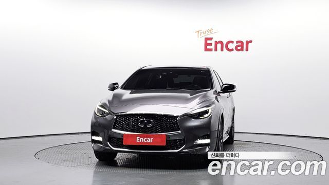Infiniti Q30 2017 — photo 3