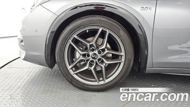 Infiniti Q30 2017 — photo 5