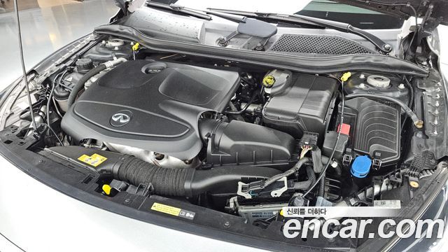 Infiniti Q30 2017 — photo 6