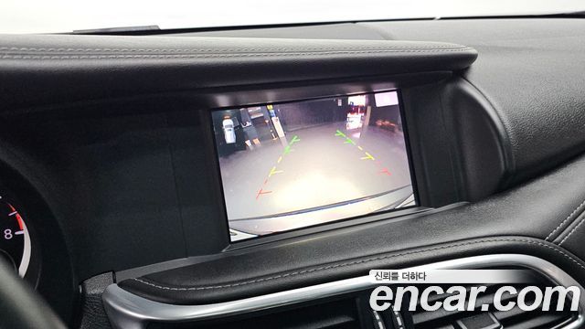 Infiniti Q30 2017 — photo 16
