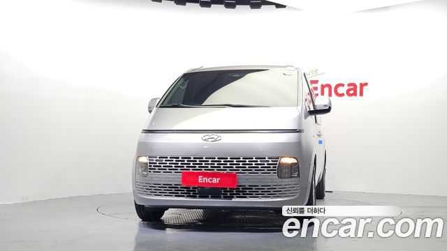 Hyundai Staria 2022 — photo 3