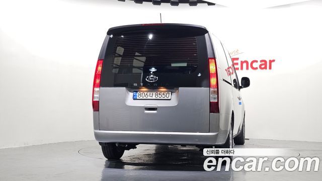 Hyundai Staria 2022 — photo 4