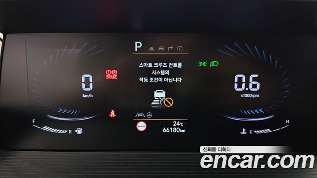 Hyundai Staria 2022 — photo 8