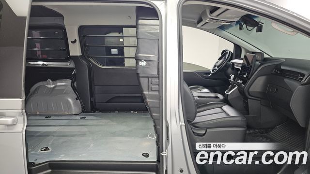 Hyundai Staria 2022 — photo 12