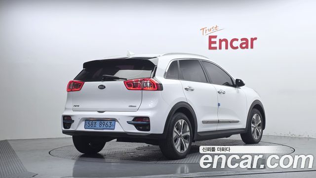 Kia Niro 2019 — photo 2