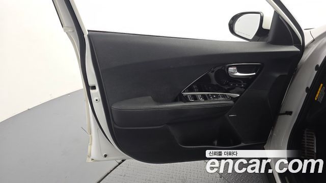 Kia Niro 2019 — photo 14